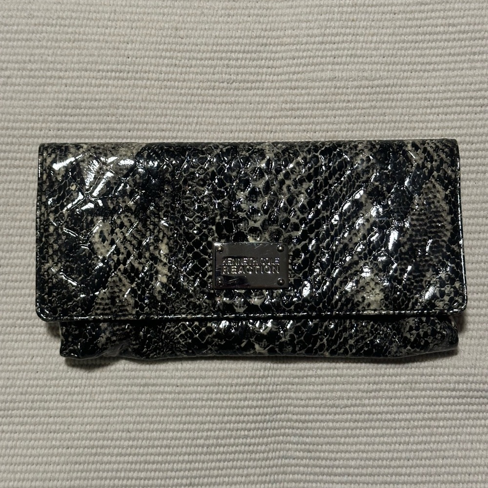 Kenneth Cole Reaction wallet/bag/coin